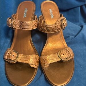 Nicole Textured Brown/gold wedge Sandals size 8 made in Brazil